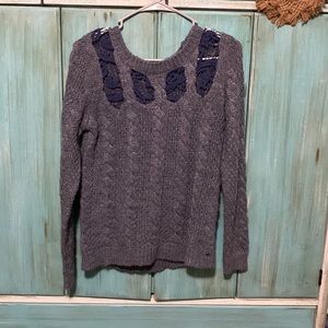 Cute sweater to pair with some jeans and boots